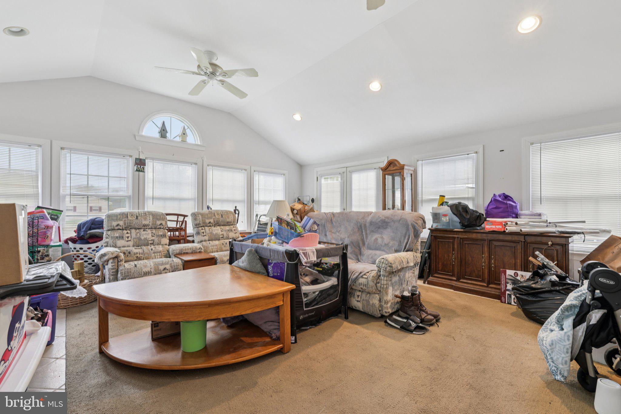 ROYAL EXCHANGE - Residential