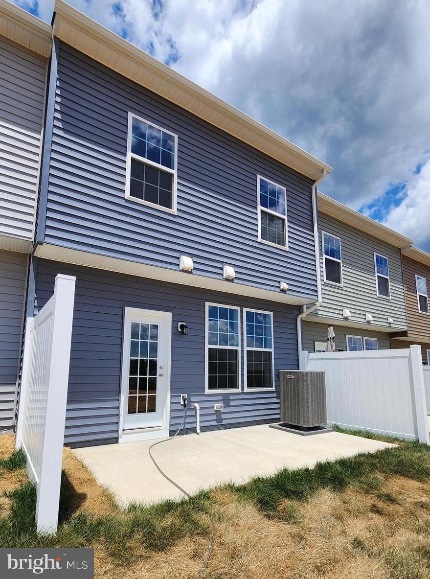 MARTINSBURG STATION - Residential Lease