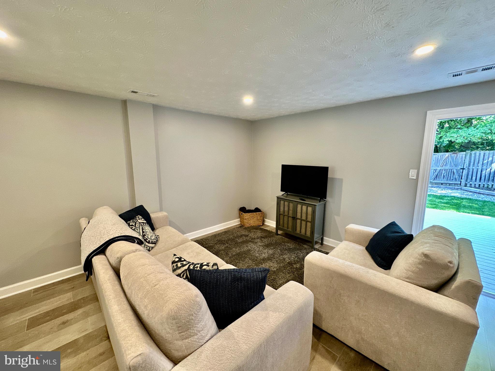 ULMSTEAD GARDENS - Residential