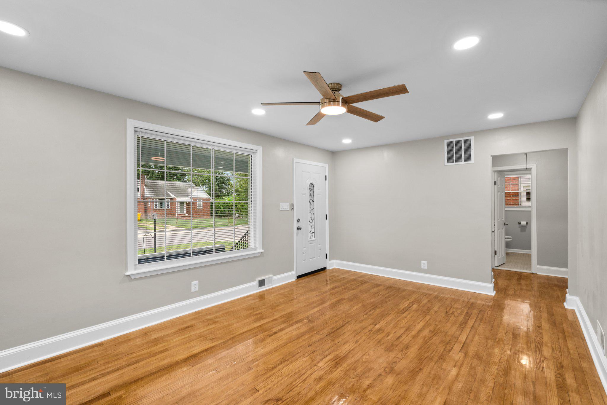 ROLAND TERRACE - Residential