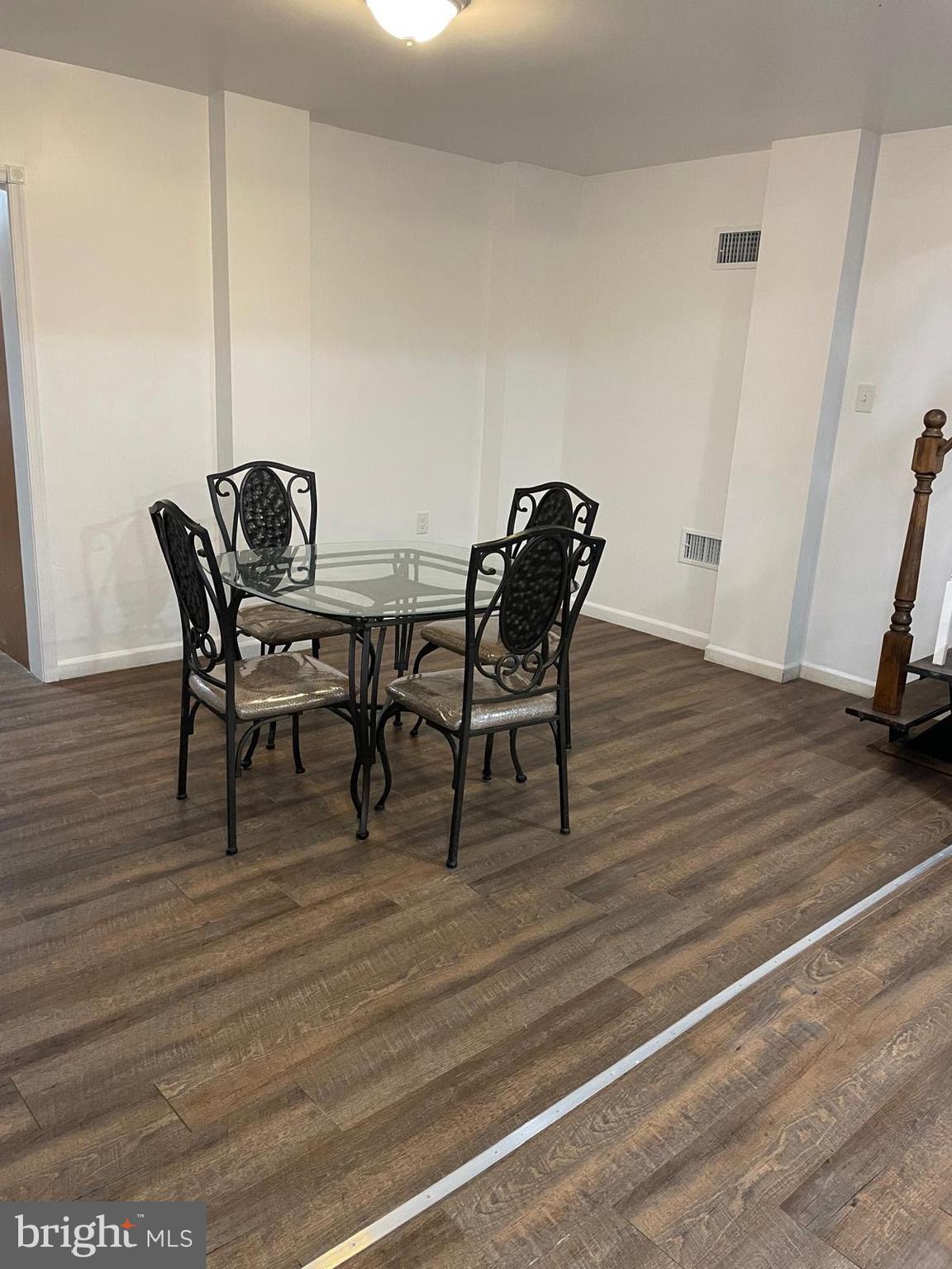 FRANKFORD - Residential Lease