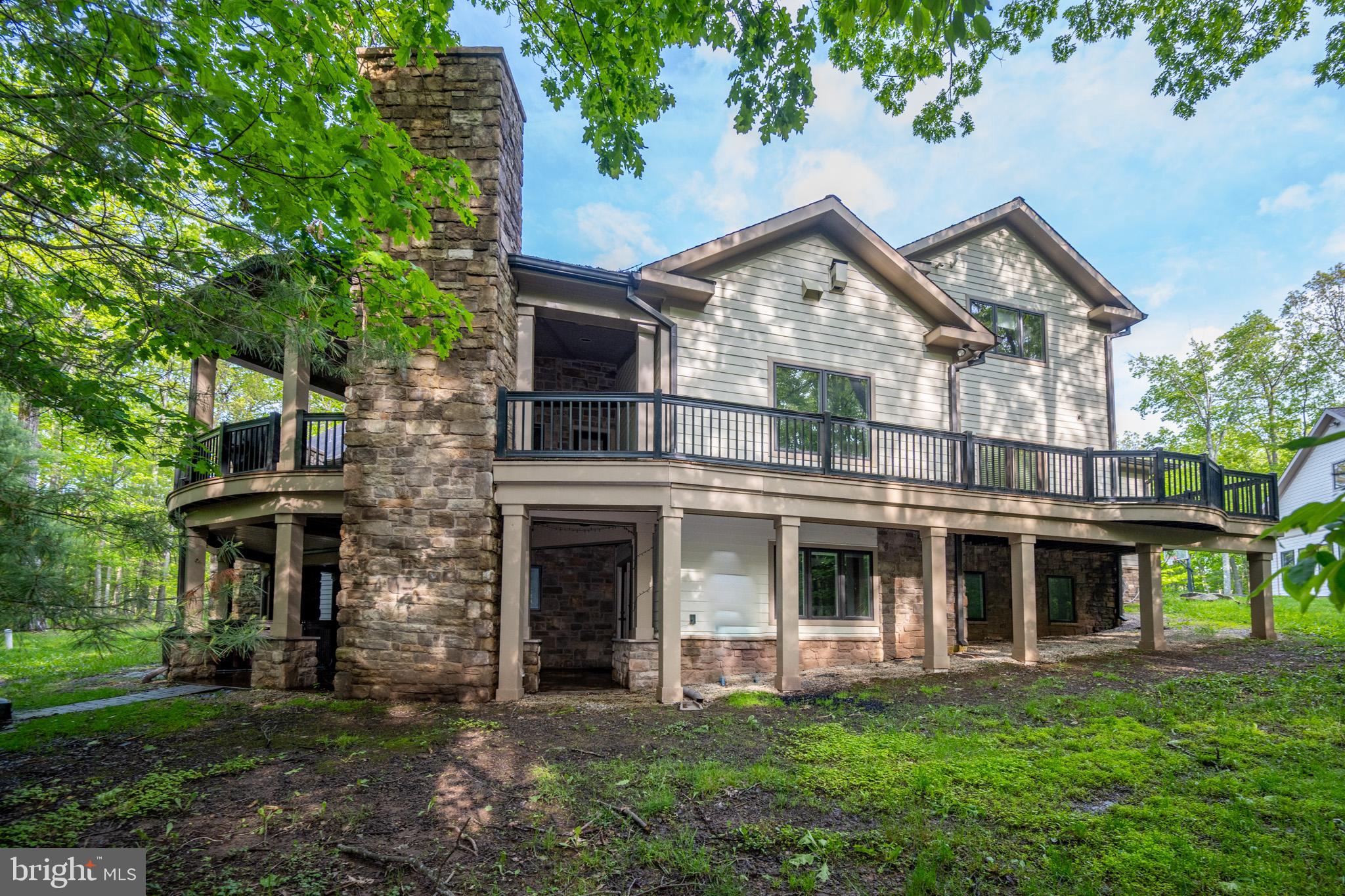 386 HINES DRIVE