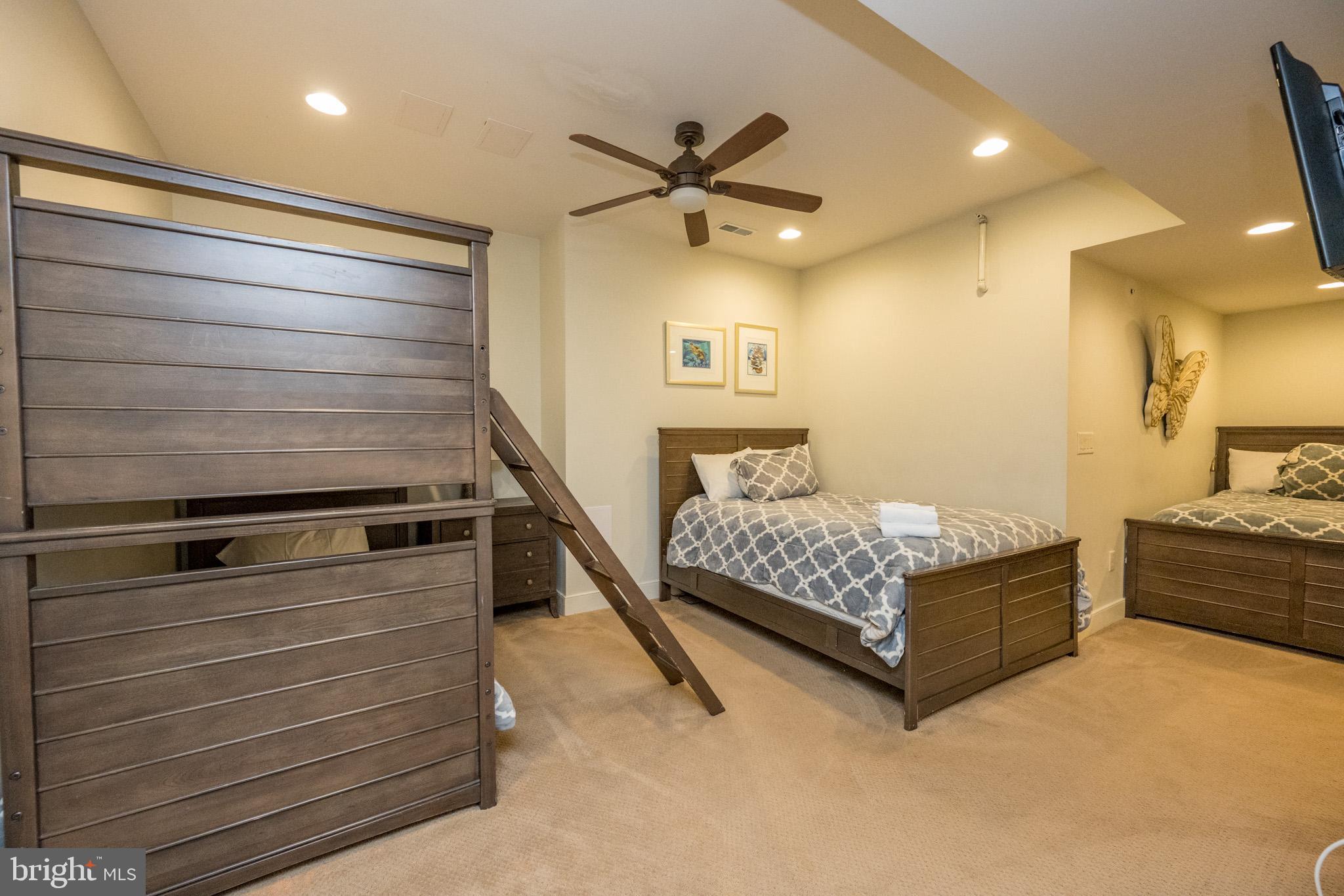 NORTHGLADE HILLS - Residential