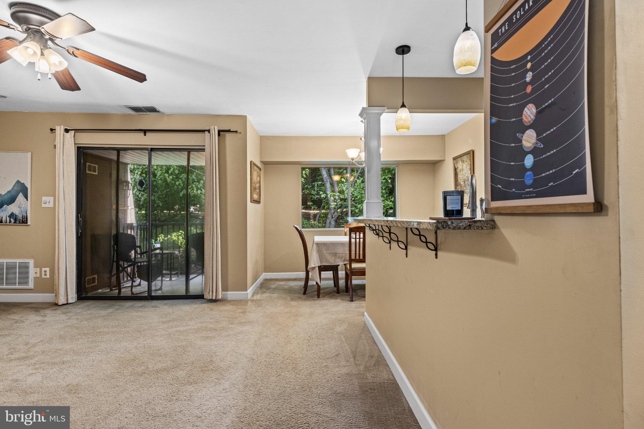 1012 MEADOWVIEW LANE 1012