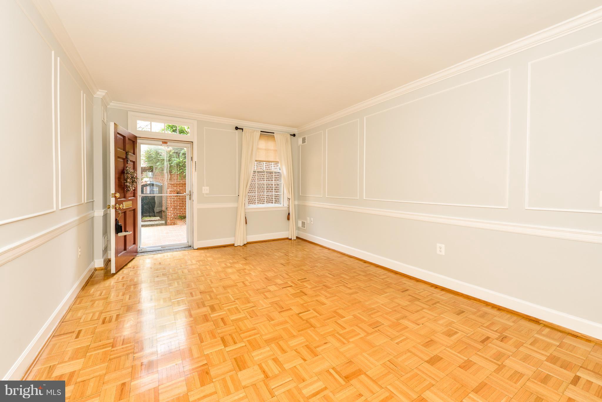 BROCKETTS CROSSING - Residential Lease