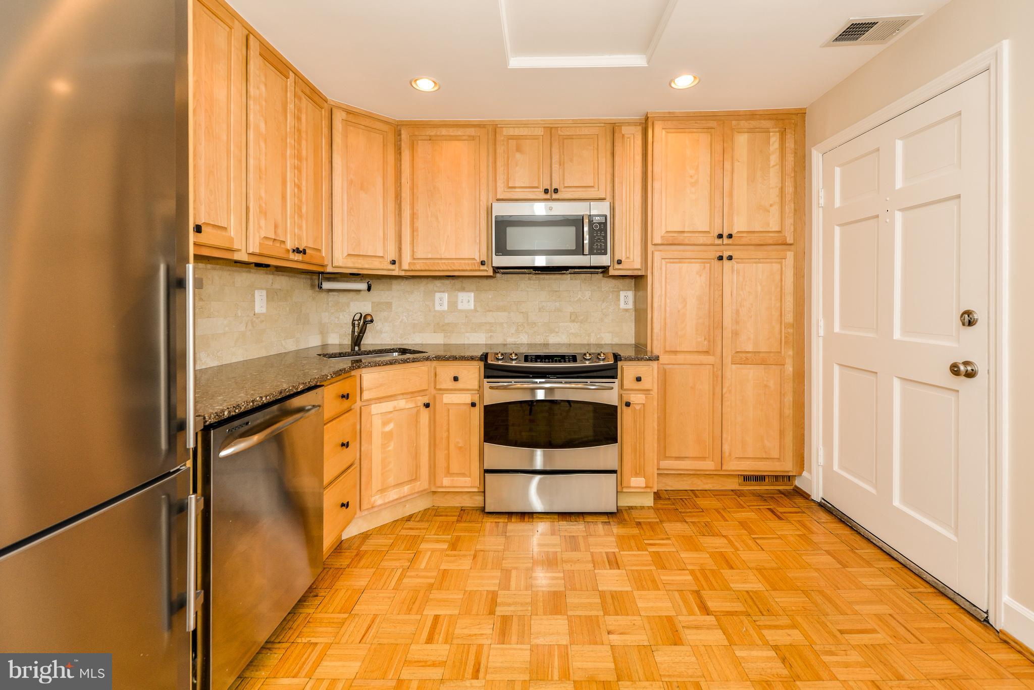 BROCKETTS CROSSING - Residential Lease