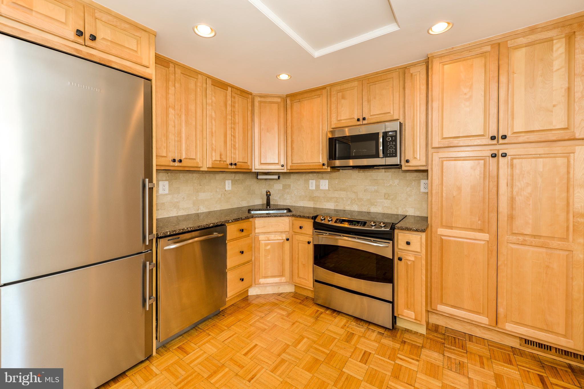 BROCKETTS CROSSING - Residential Lease