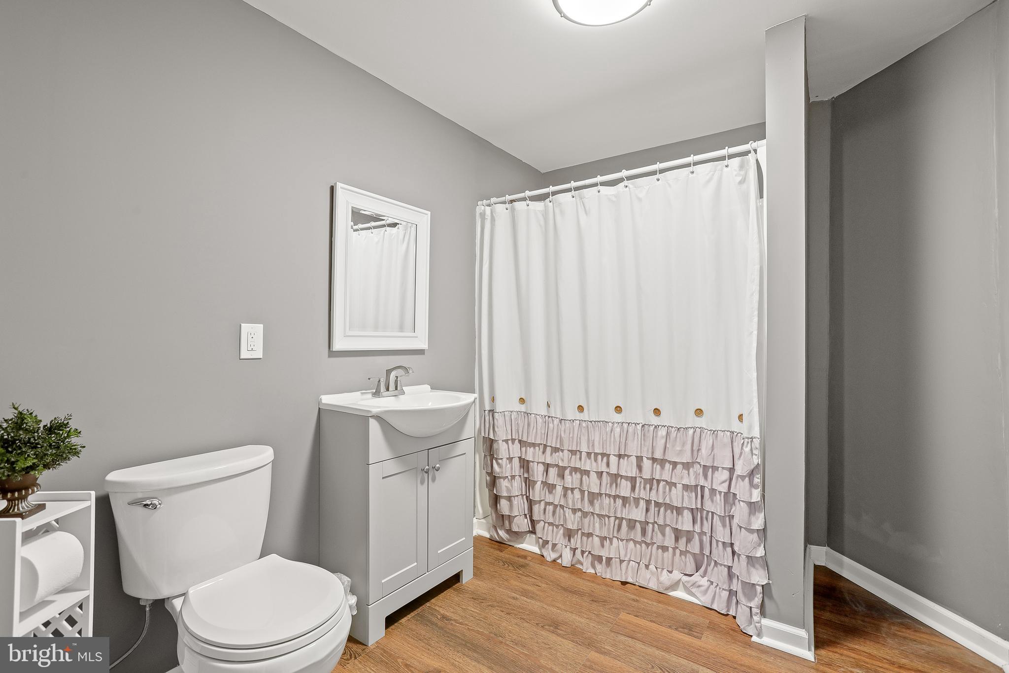 RIDGE POINTE - Residential