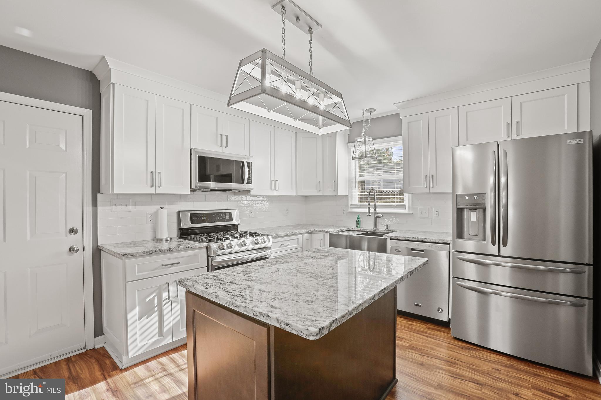 RIDGE POINTE - Residential