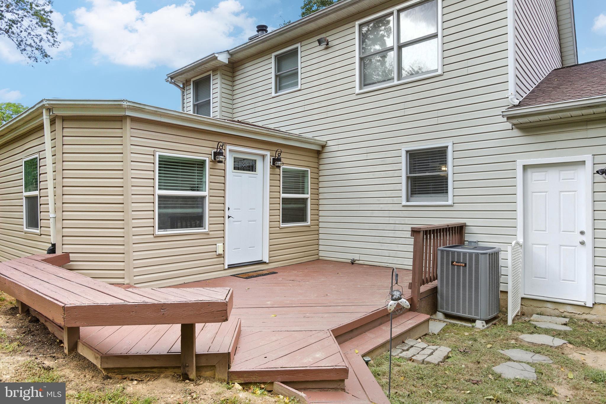 RIDGE POINTE - Residential