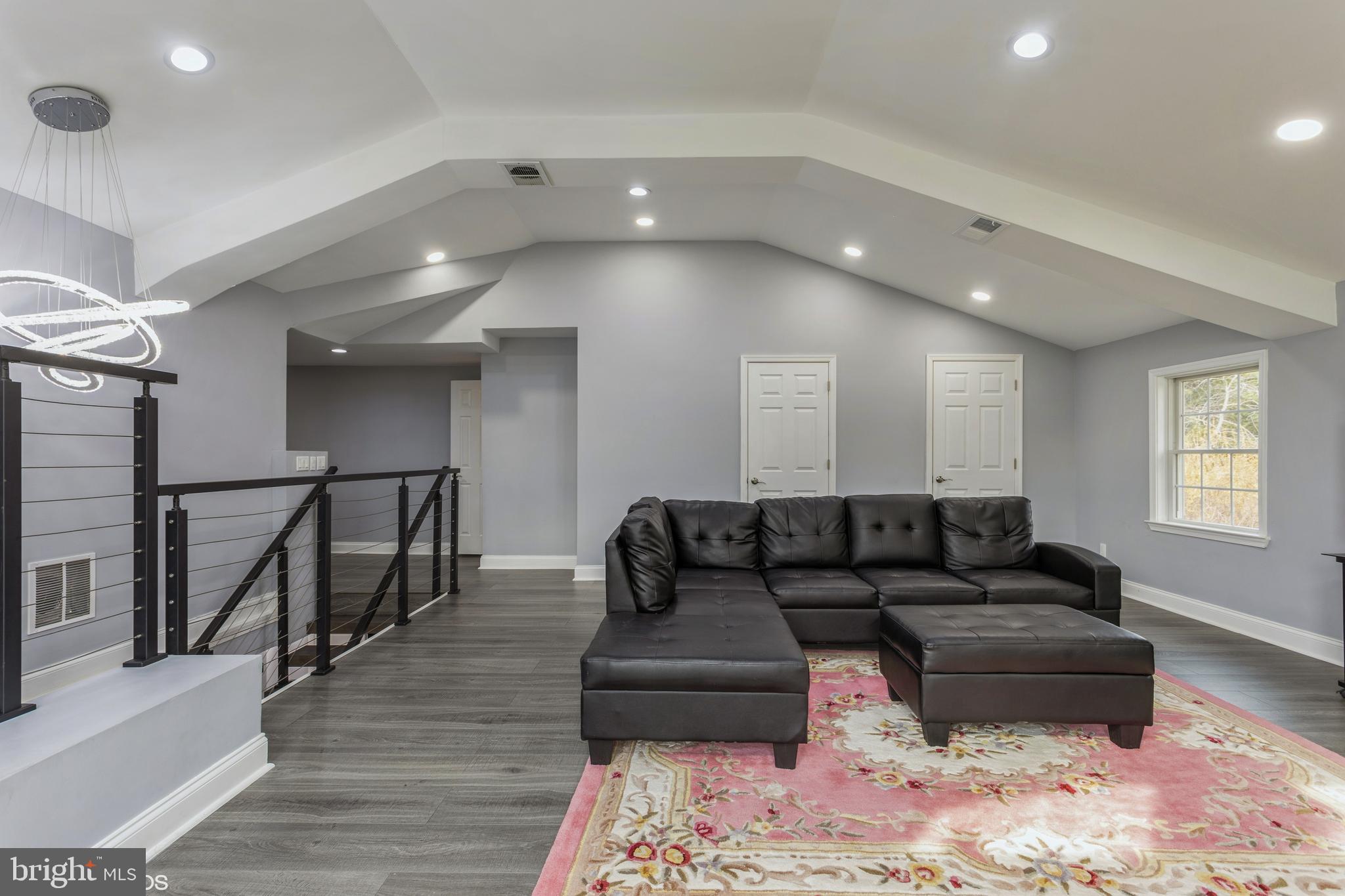 LONG MEADOW ESTATES - Residential