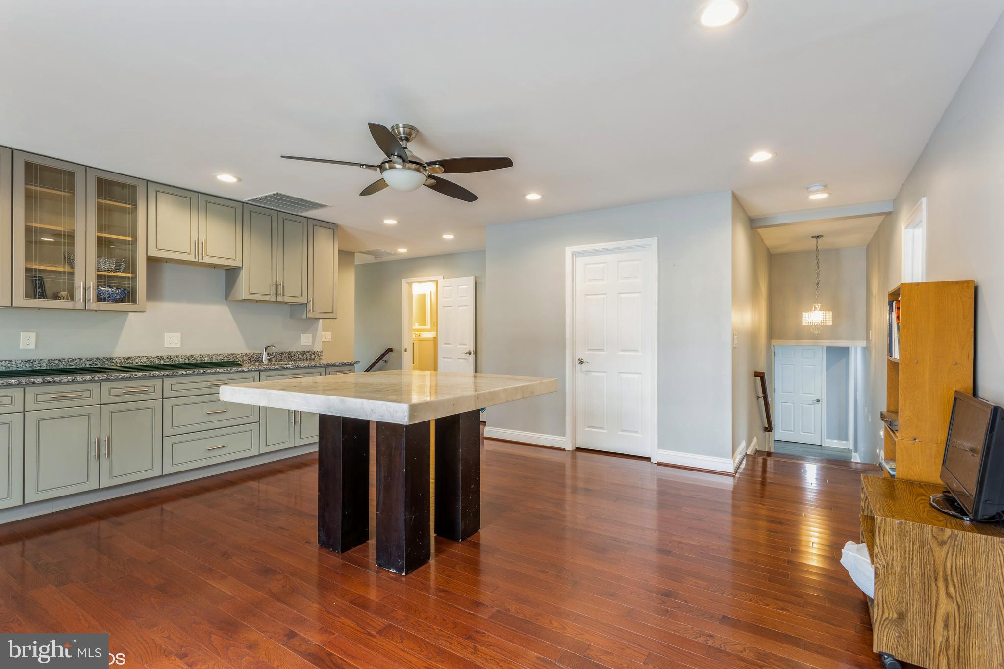 LONG MEADOW ESTATES - Residential
