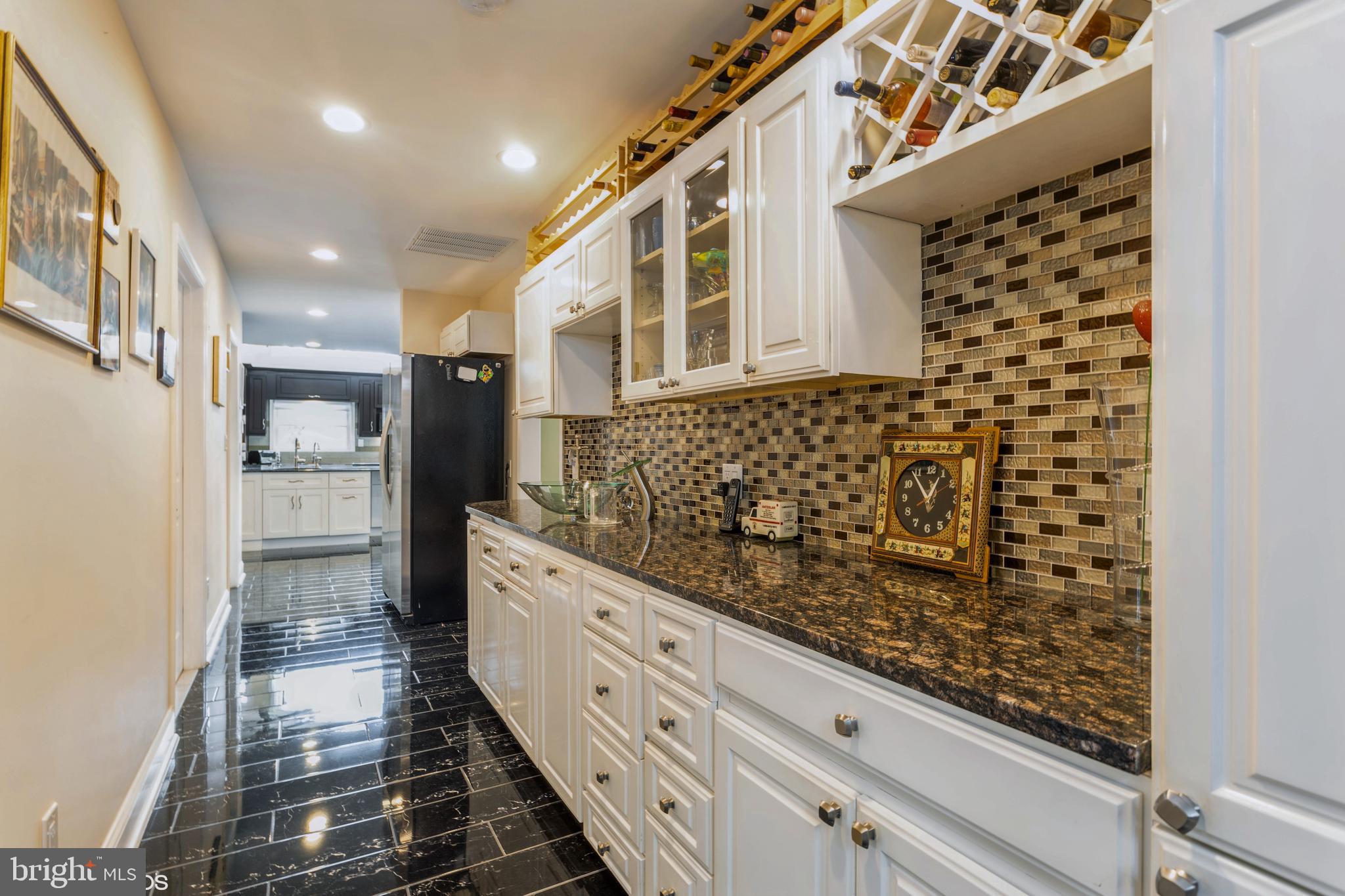 LONG MEADOW ESTATES - Residential