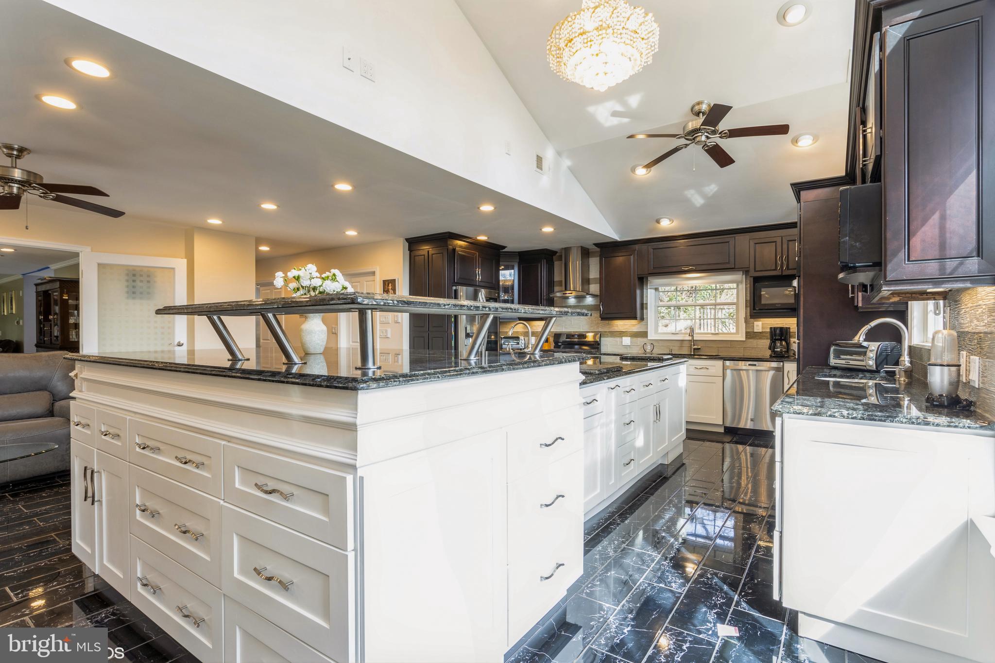 LONG MEADOW ESTATES - Residential