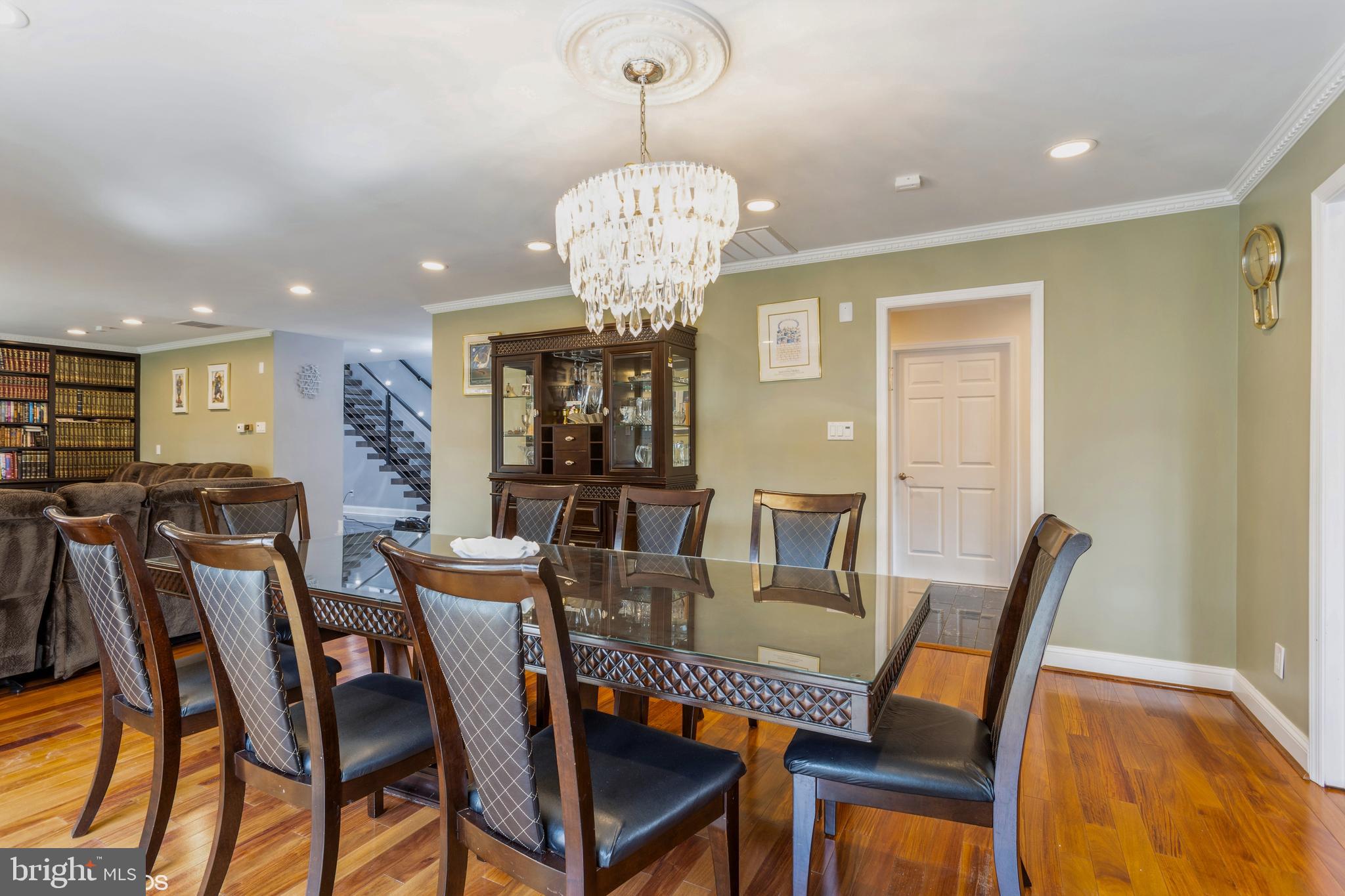 LONG MEADOW ESTATES - Residential