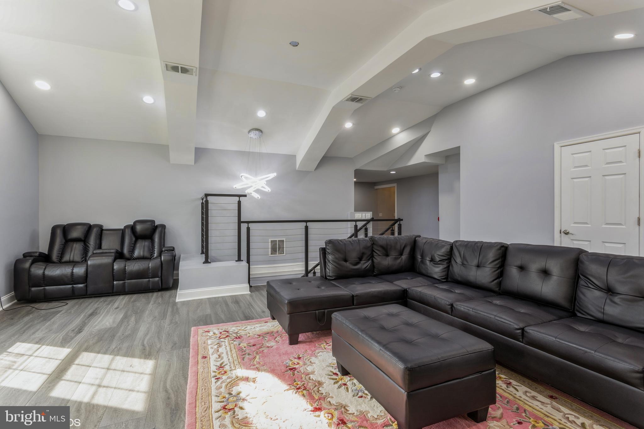 LONG MEADOW ESTATES - Residential