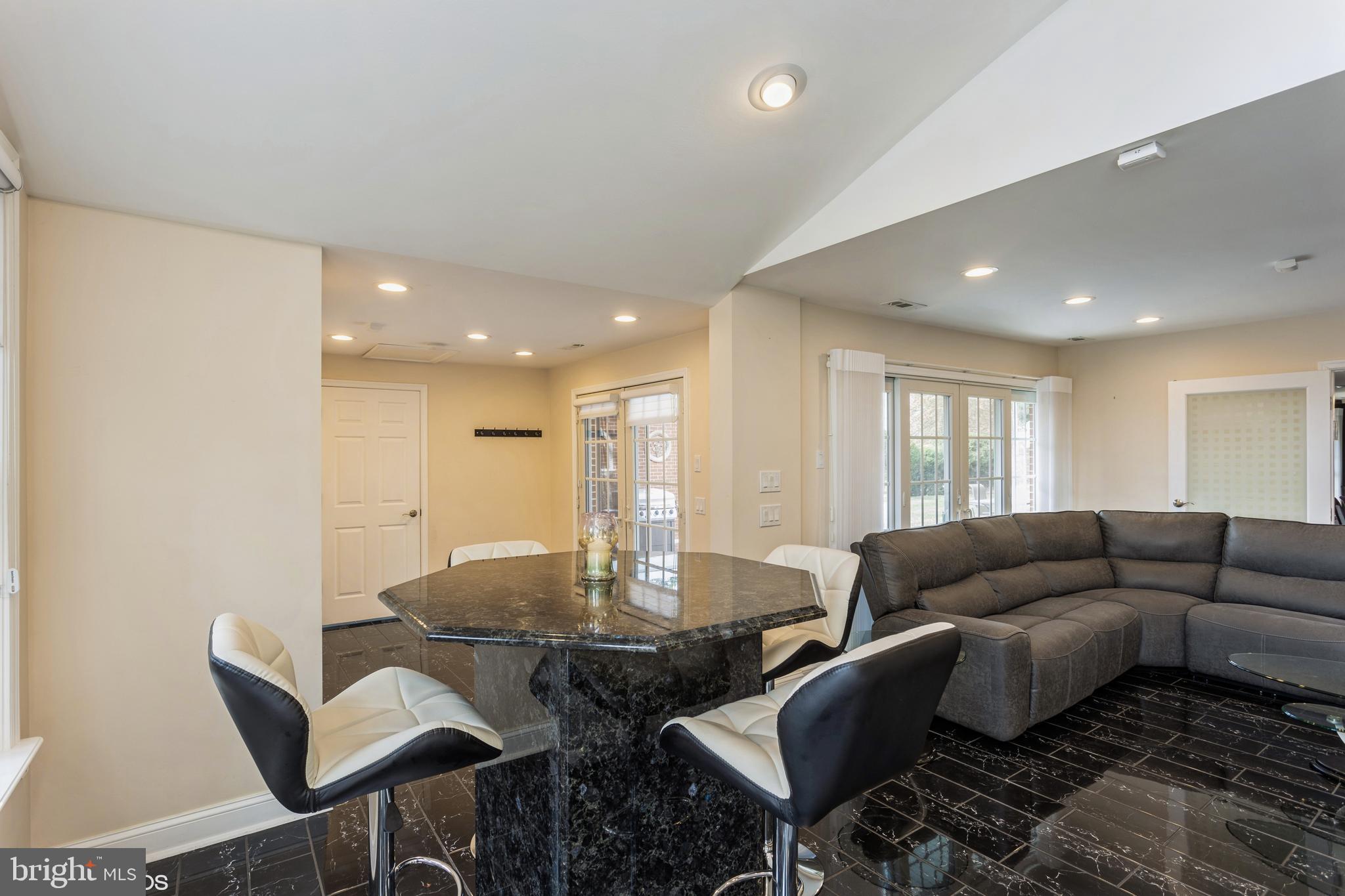 LONG MEADOW ESTATES - Residential
