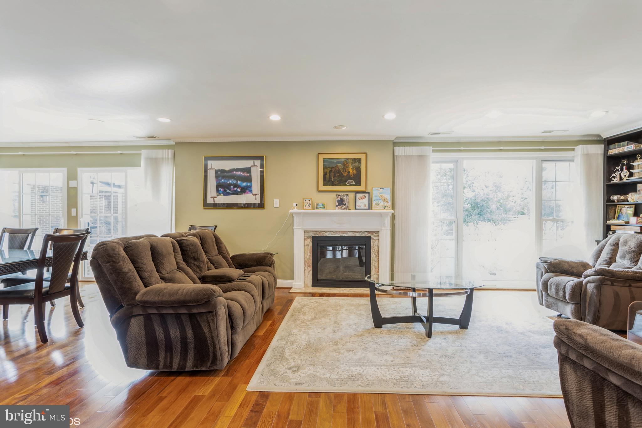 LONG MEADOW ESTATES - Residential