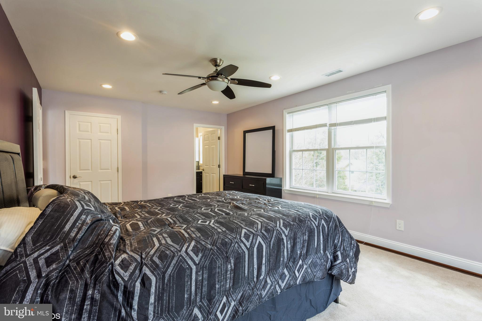 LONG MEADOW ESTATES - Residential