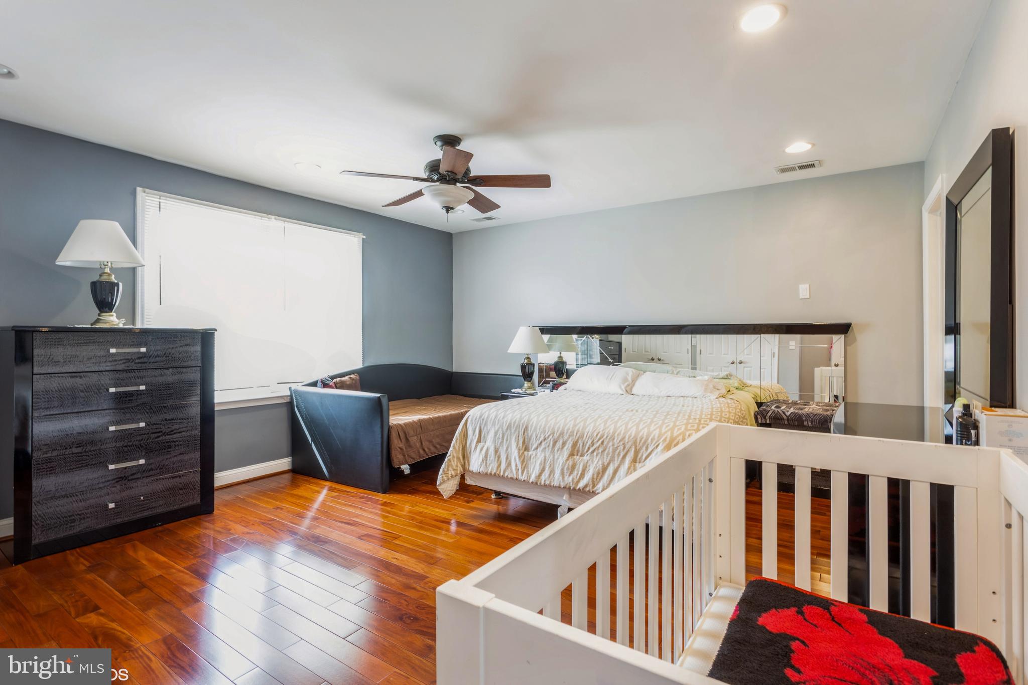 LONG MEADOW ESTATES - Residential