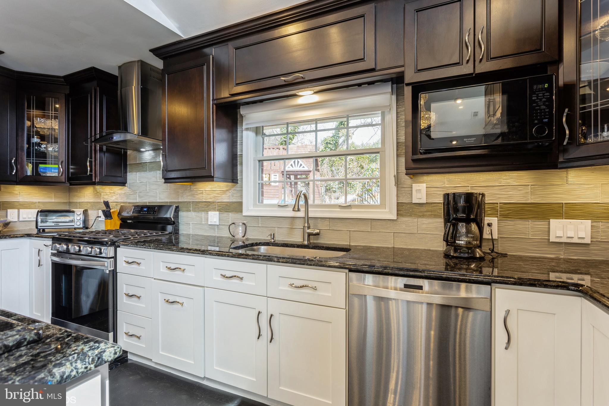 LONG MEADOW ESTATES - Residential