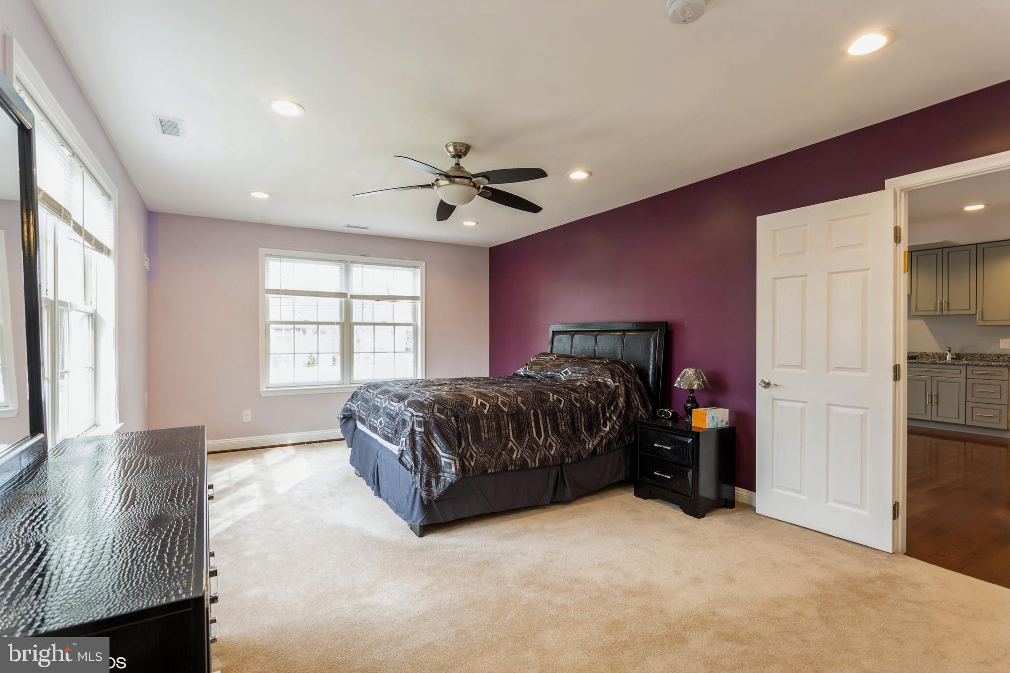 LONG MEADOW ESTATES - Residential