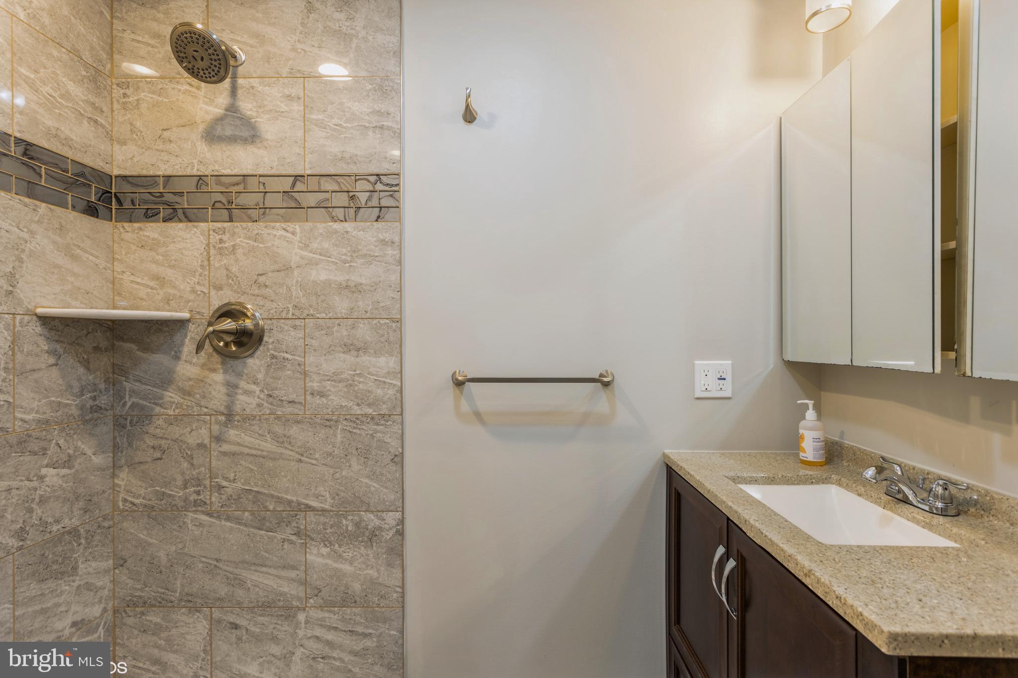 LONG MEADOW ESTATES - Residential
