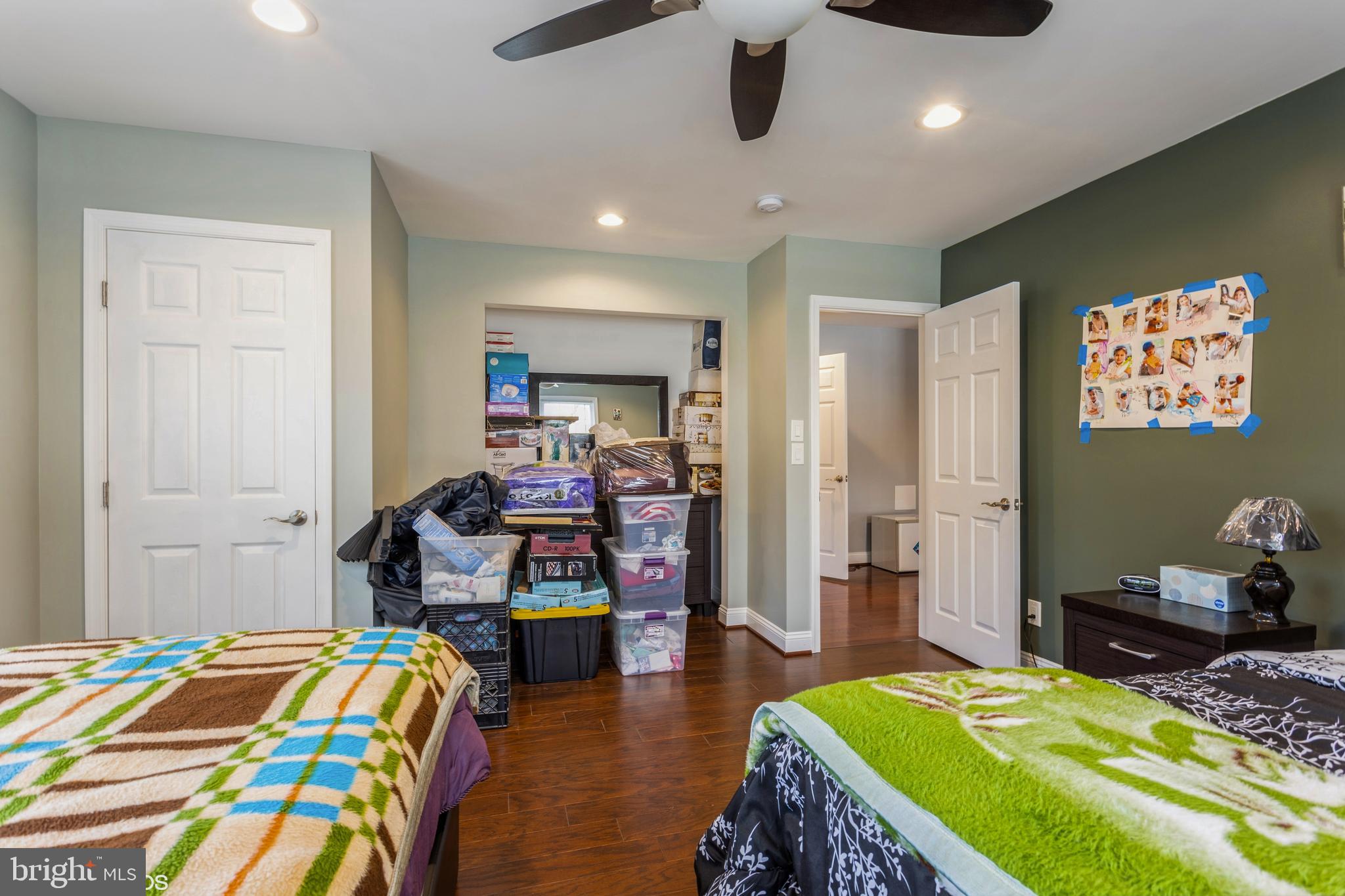 LONG MEADOW ESTATES - Residential