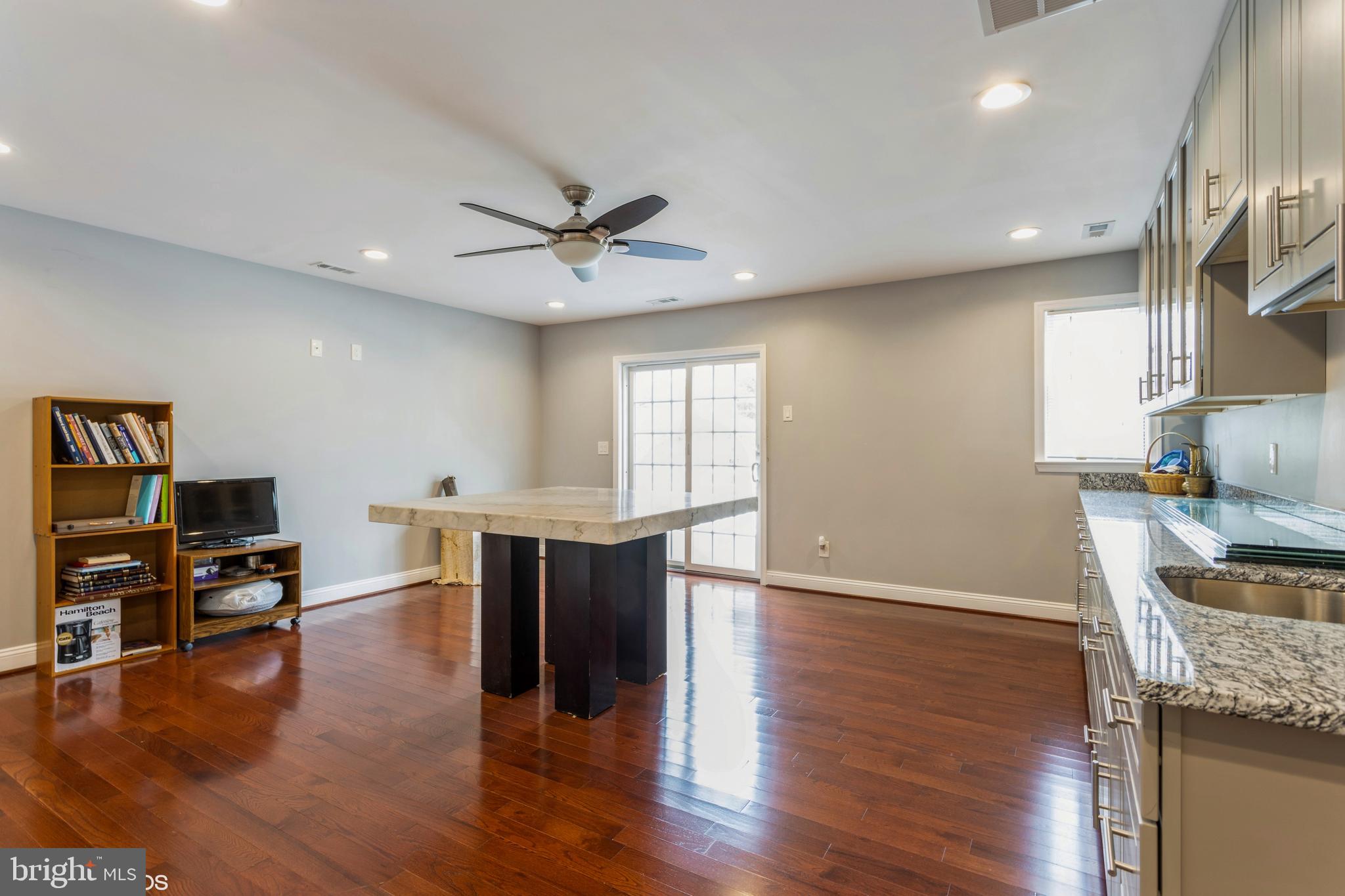 LONG MEADOW ESTATES - Residential