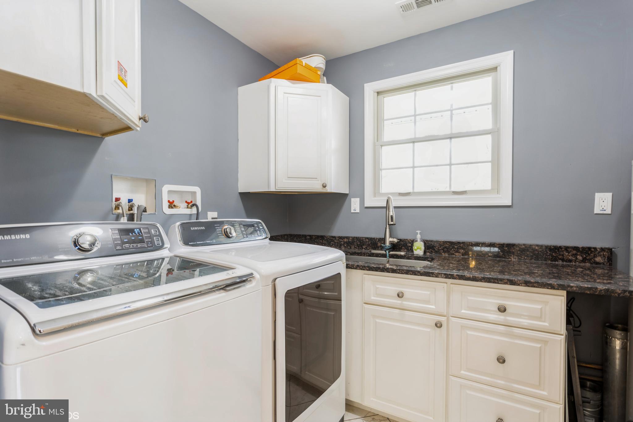 LONG MEADOW ESTATES - Residential