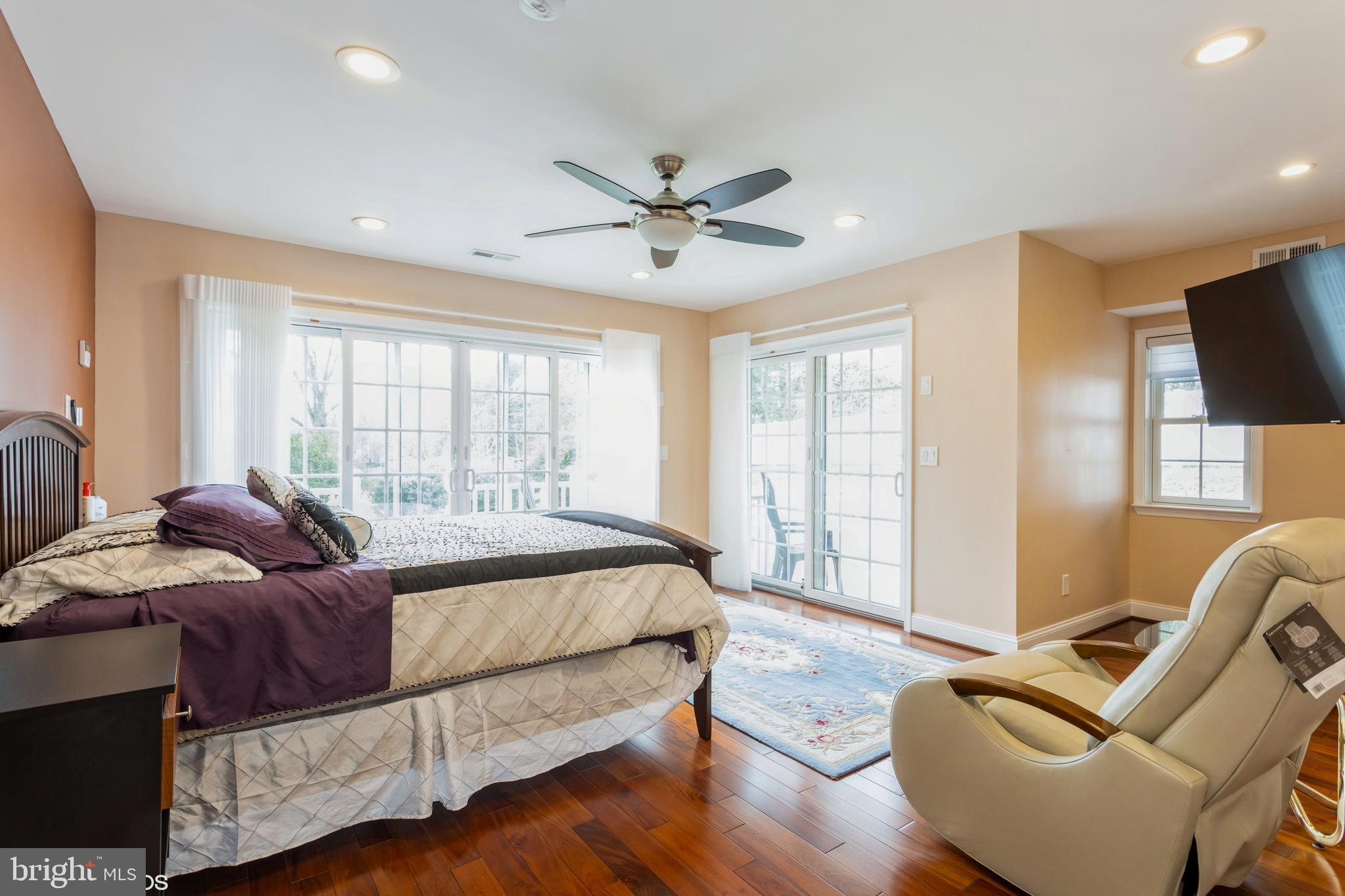 LONG MEADOW ESTATES - Residential