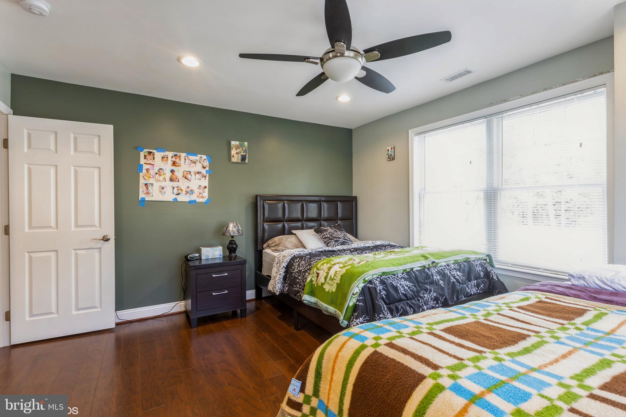 LONG MEADOW ESTATES - Residential
