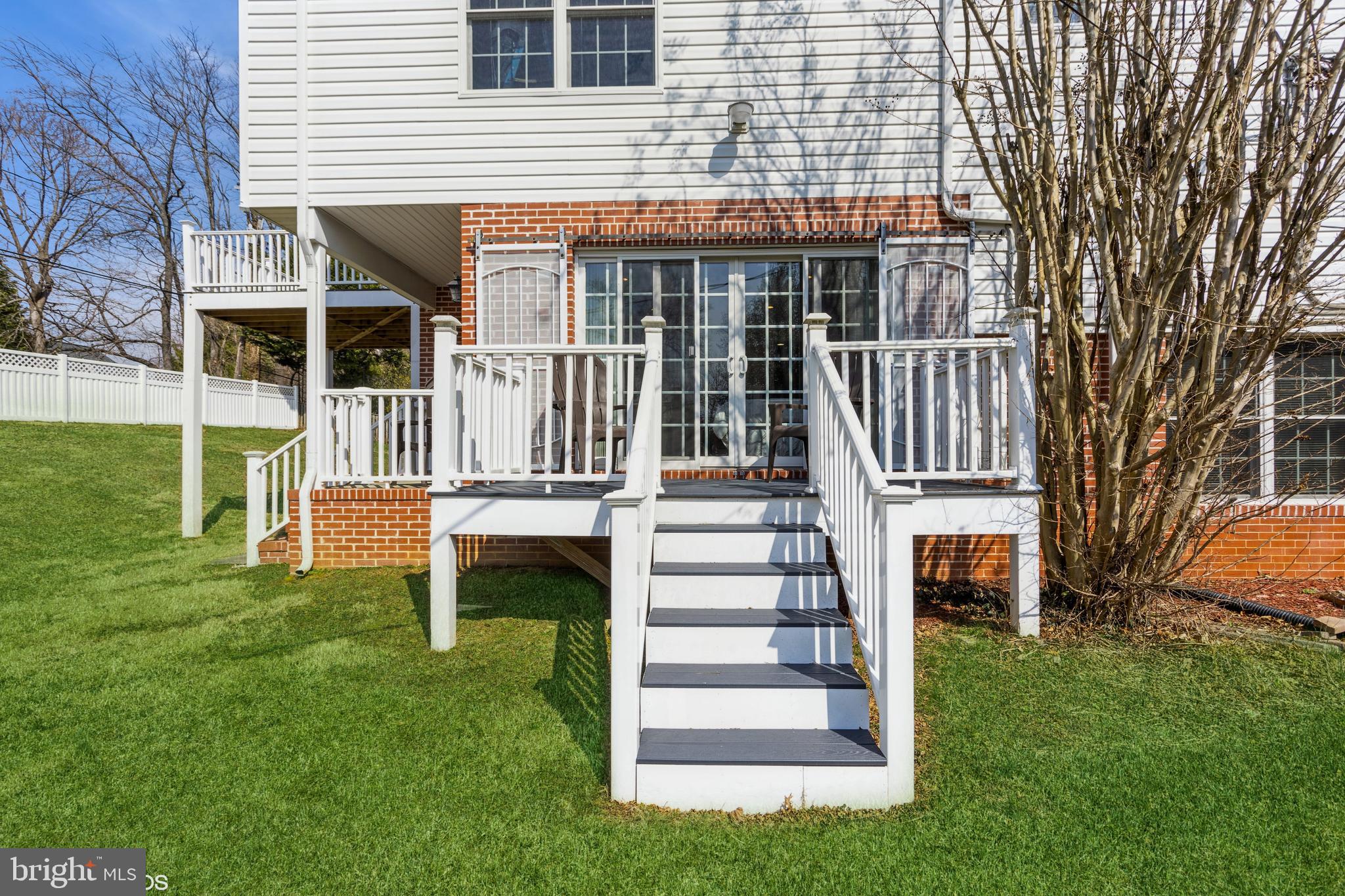 LONG MEADOW ESTATES - Residential