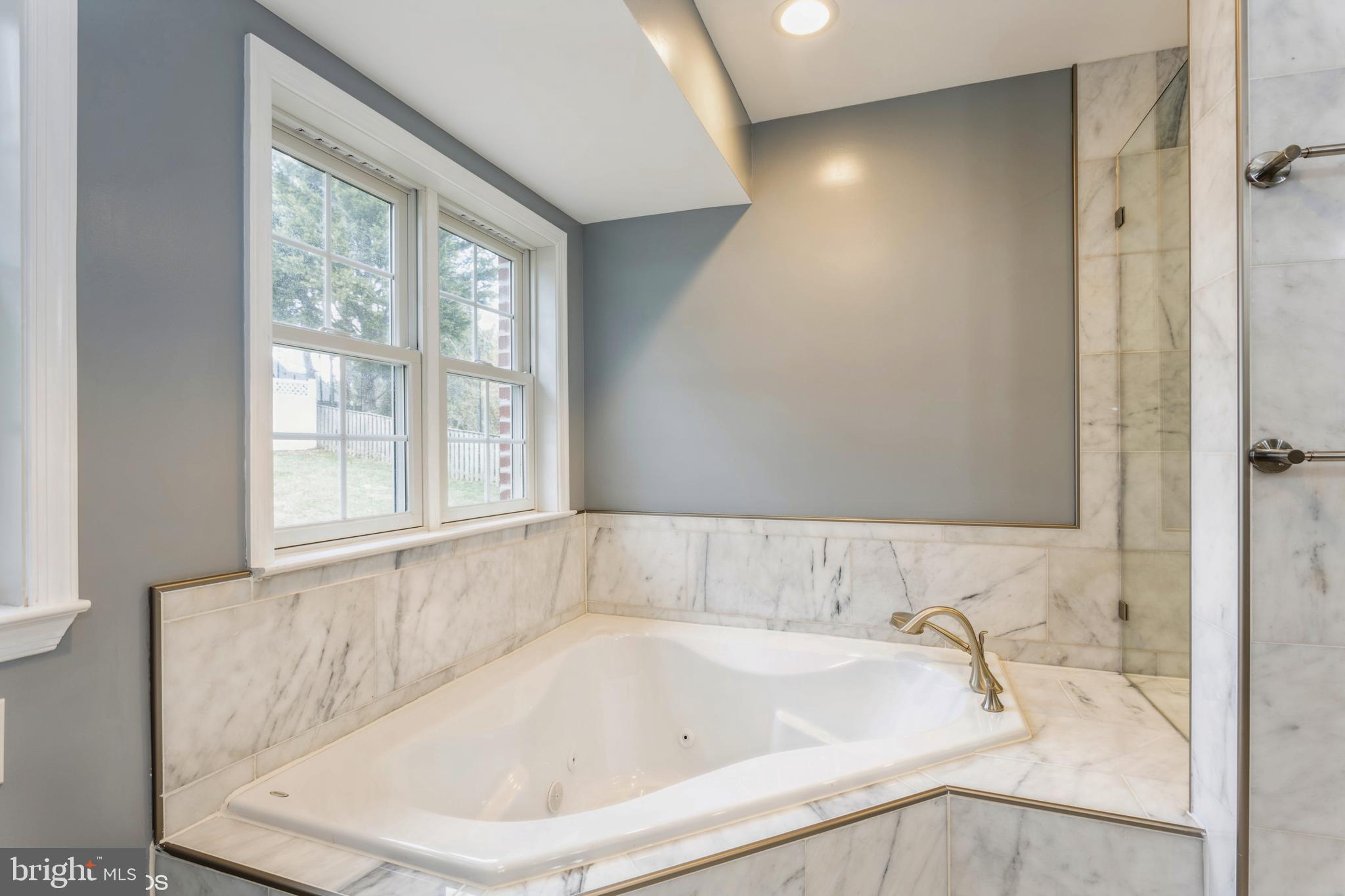 LONG MEADOW ESTATES - Residential