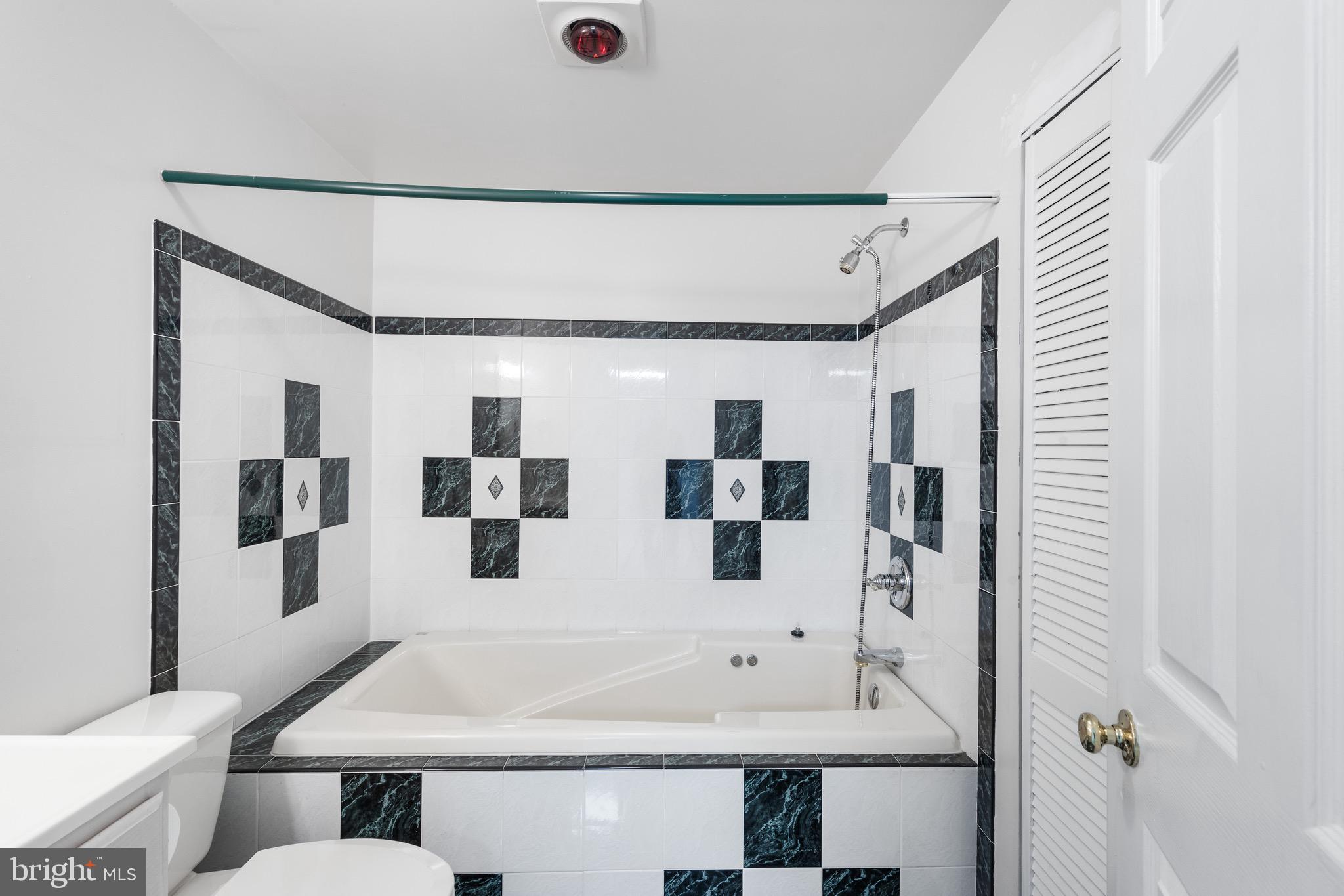 DULANEY GATE - Residential