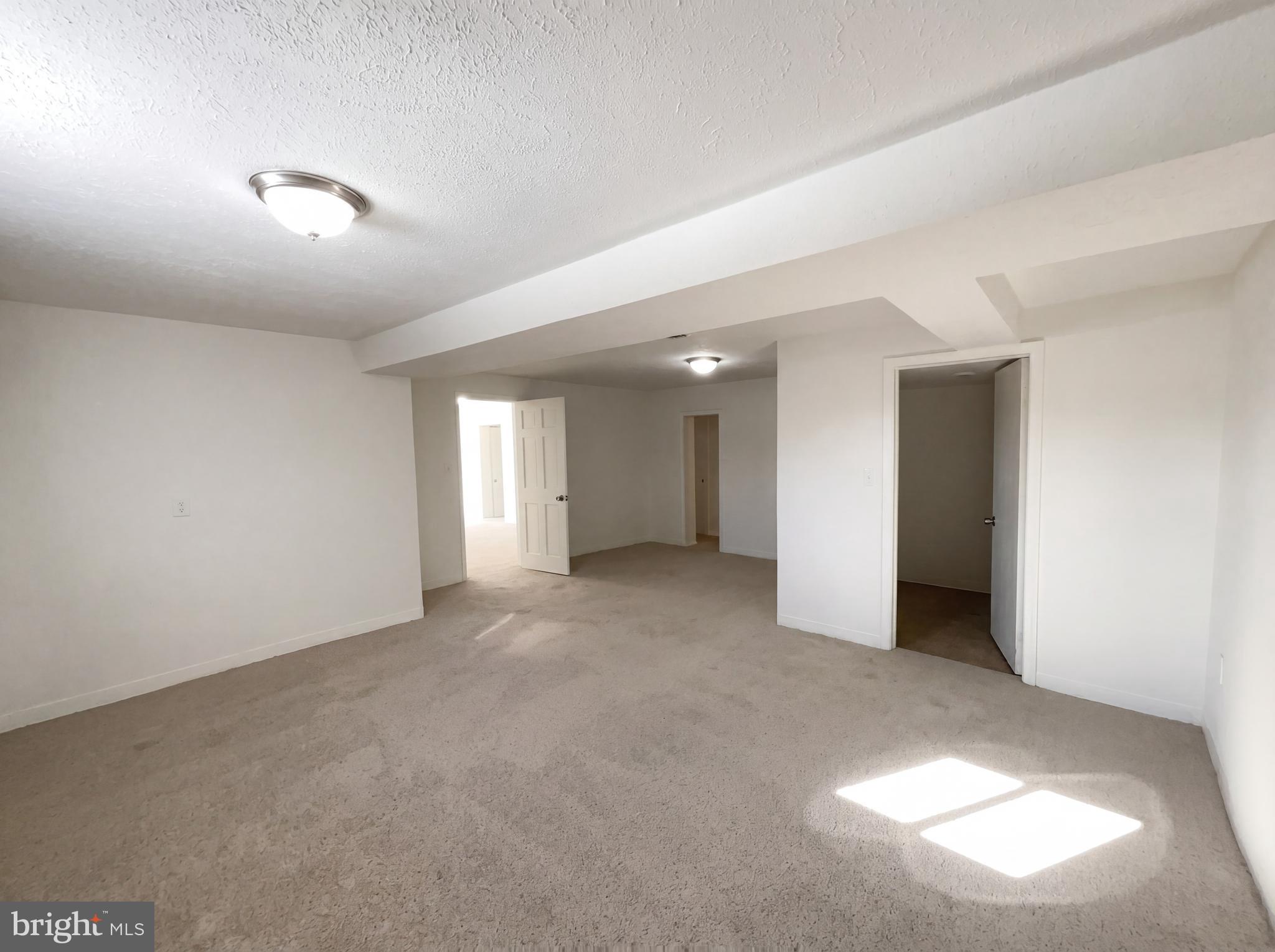 WILTON WOODS - Residential