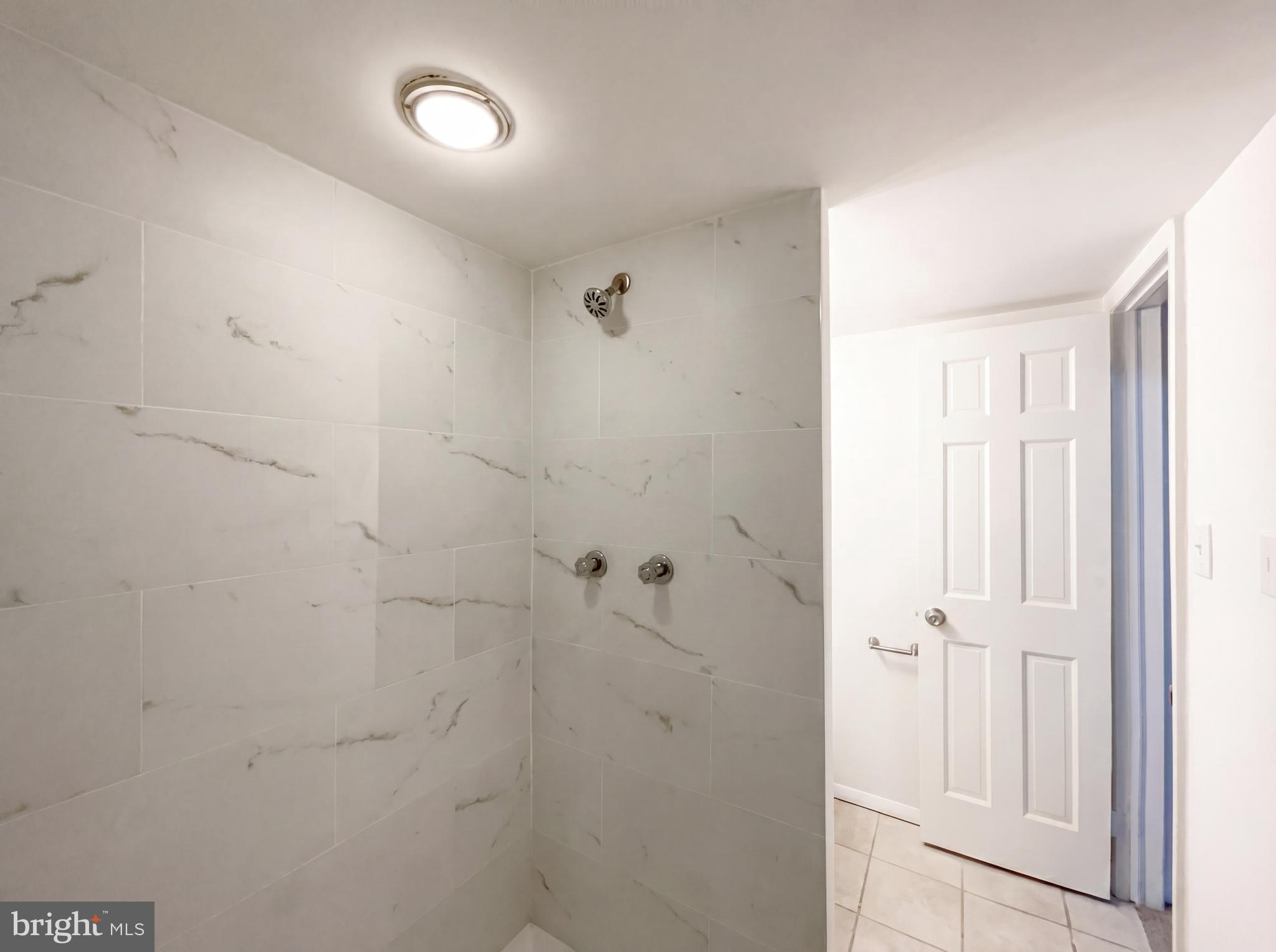 WILTON WOODS - Residential