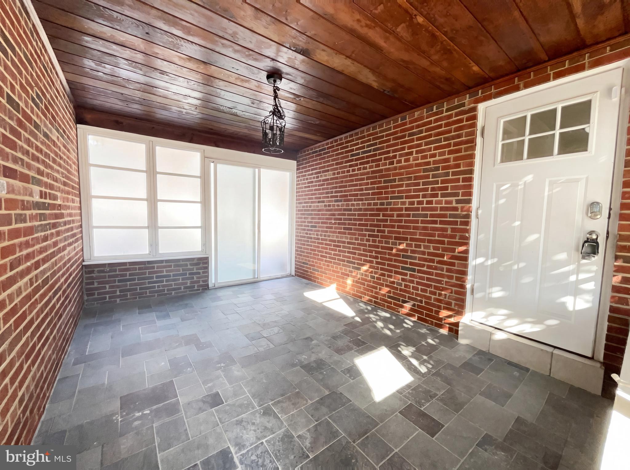 WILTON WOODS - Residential