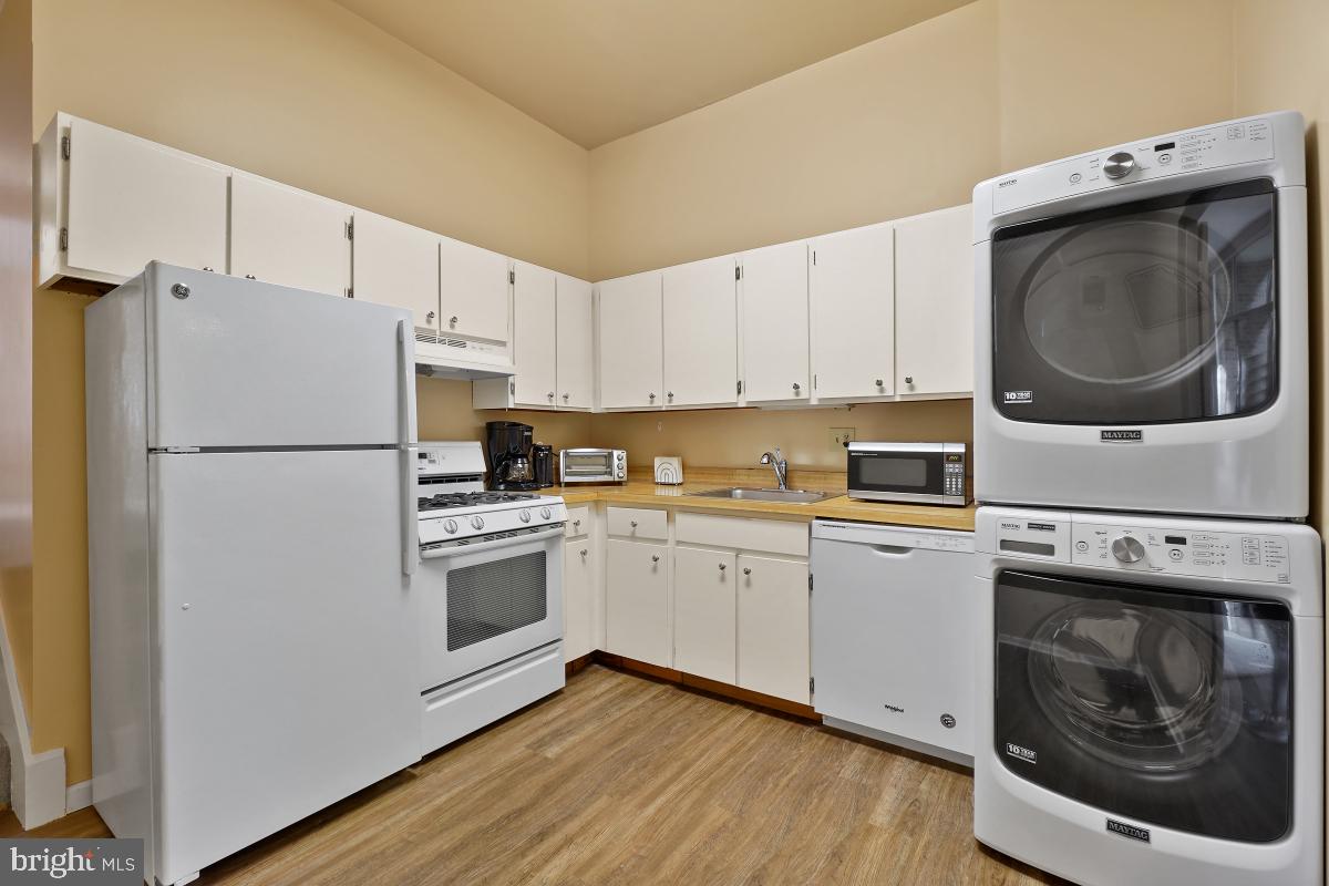 NORMANDIE ON THE LAKE II - Residential