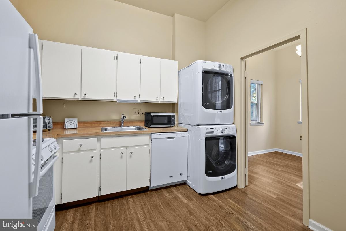 NORMANDIE ON THE LAKE II - Residential