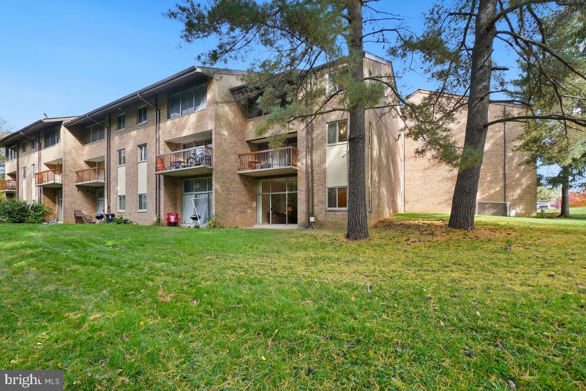 NORMANDIE ON THE LAKE II - Residential