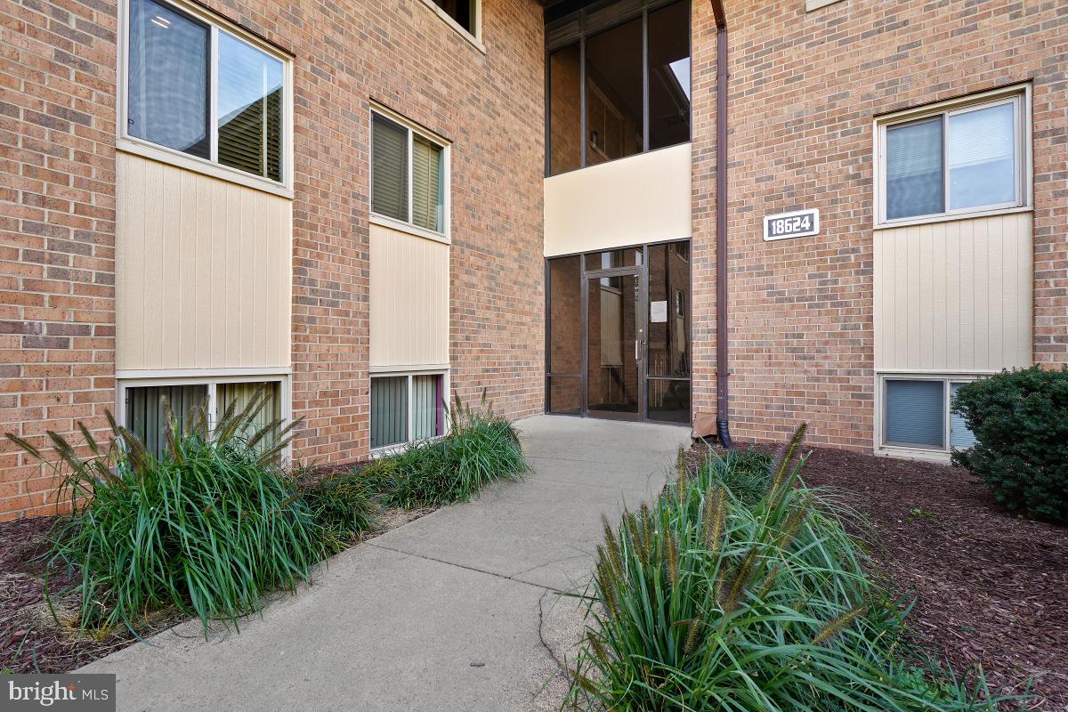 NORMANDIE ON THE LAKE II - Residential