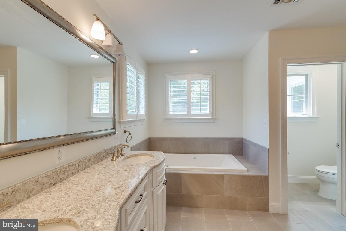 POTOMAC OUTSIDE - Residential