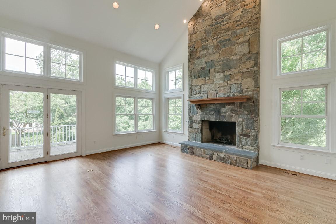 POTOMAC OUTSIDE - Residential