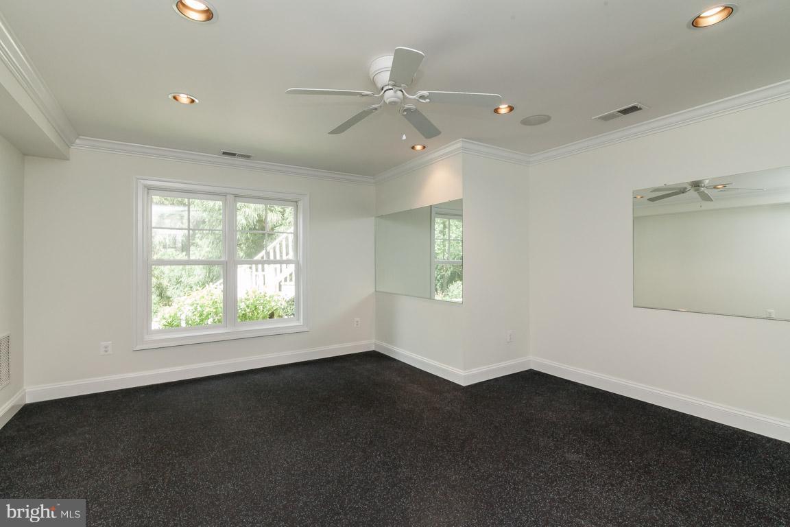 POTOMAC OUTSIDE - Residential