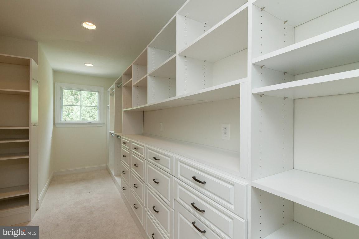 POTOMAC OUTSIDE - Residential