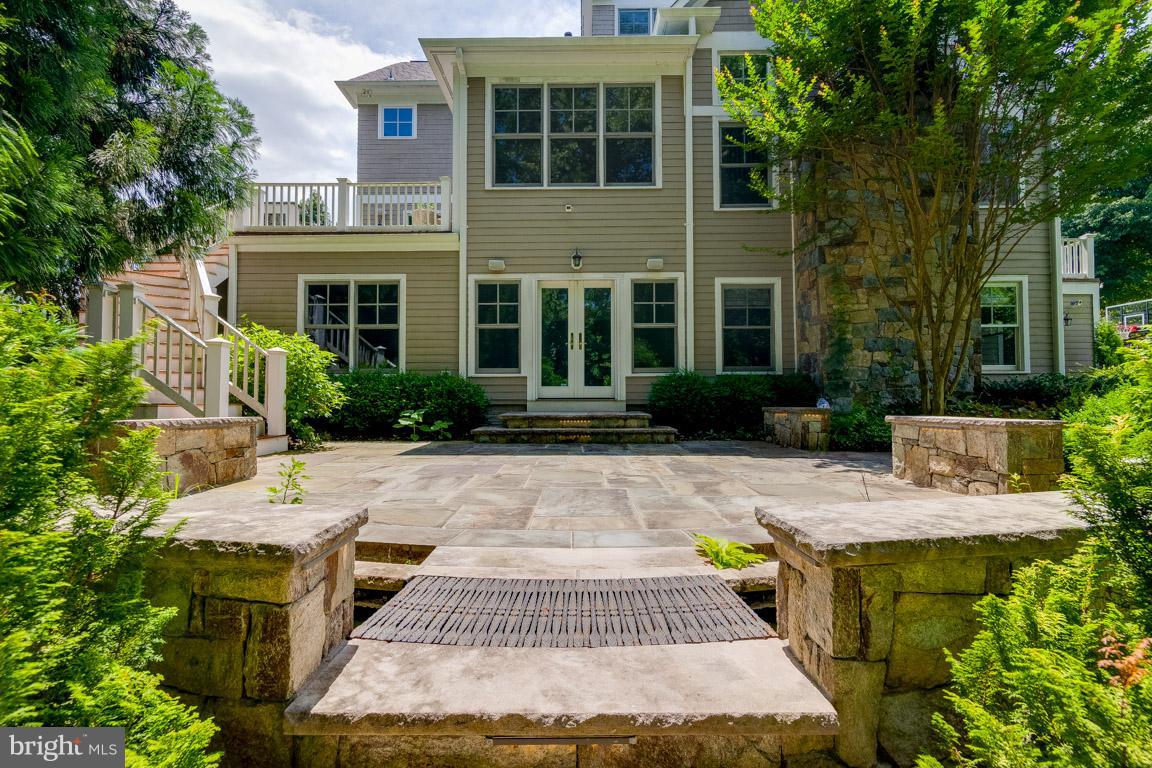 POTOMAC OUTSIDE - Residential