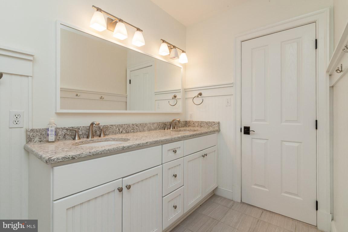 POTOMAC OUTSIDE - Residential