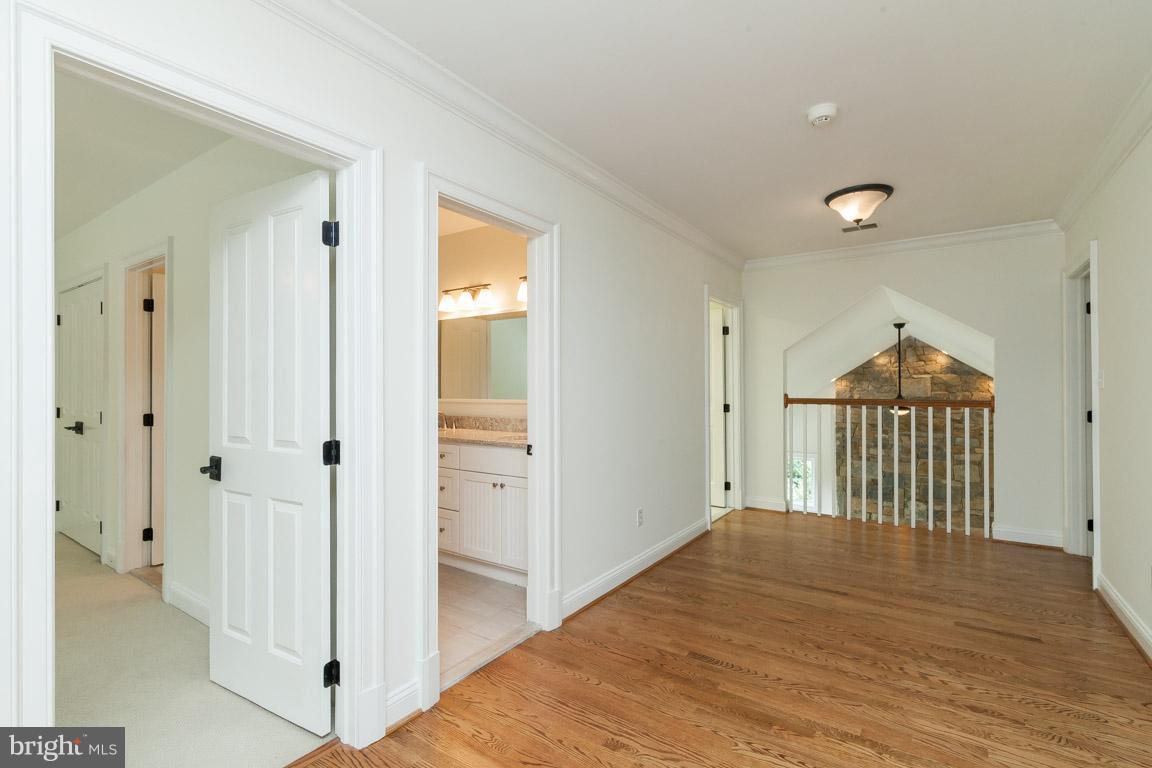 POTOMAC OUTSIDE - Residential