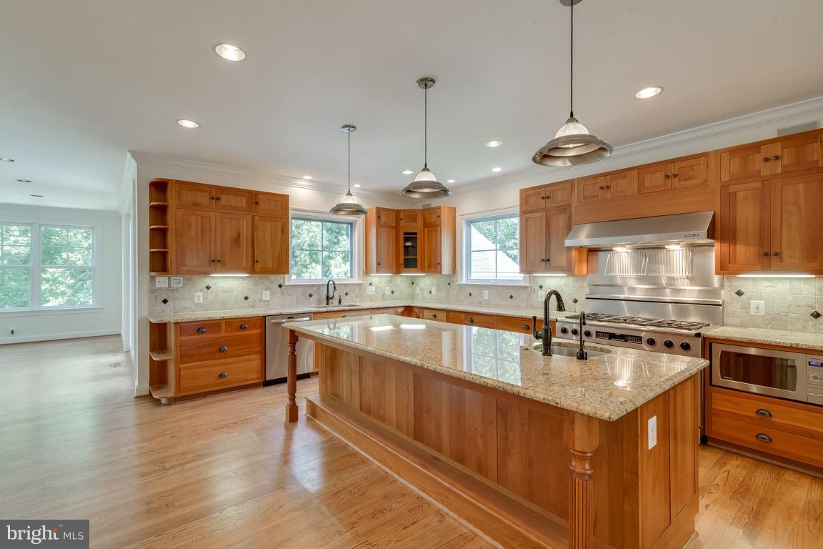 POTOMAC OUTSIDE - Residential